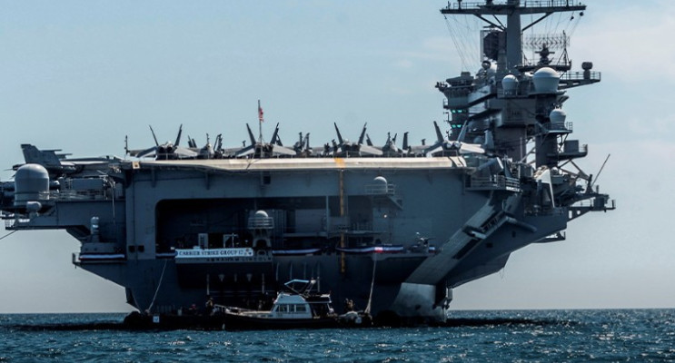 İran, ABD’ye Ait Uçak Gemisine Füze Saldırısı Düzenledi