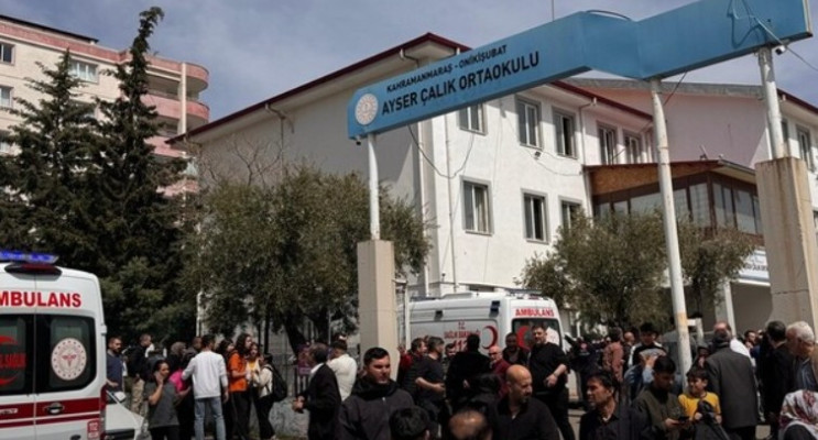 Kahramanmaraş’ta Ortaokulda Gerçekleşen silahlı saldırıda 9 kişi hayatını kaybetti.