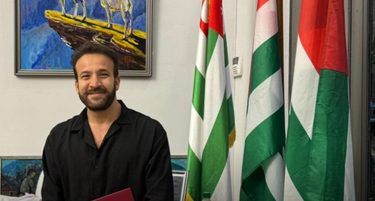 KGK Üyesi Gazeteciye Abhazya’dan Ödül