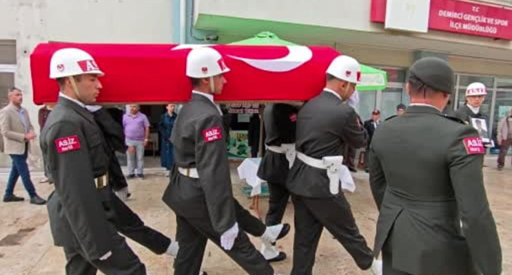Kıbrıs gazisi kamil aydemir son yolculuğuna askeri törenle uğurlandı