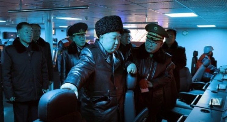 Kim Jong-un donanmayı nükleer silahlarla güçlendirme talimatı verdi