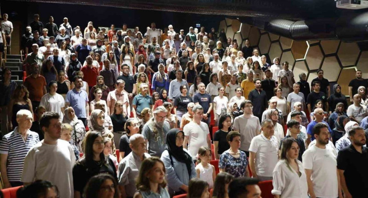 Merkezefendi Belediyesi kent tiyatrosu'nda yılsonu heyecanı