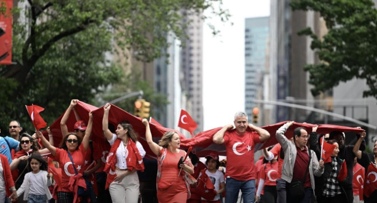 New York’ta 41. Geleneksel Türk Günü Yürüyüşü Coşkuyla Gerçekleştirildi