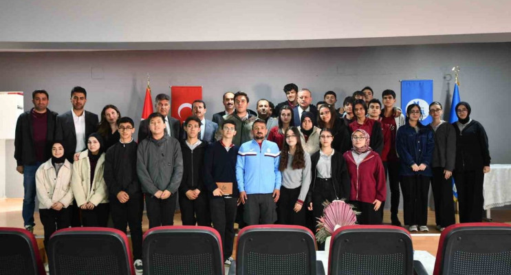 Rektör Elmastaş Öğrencilerle Kariyer Planlaması Üzerine Konuştu