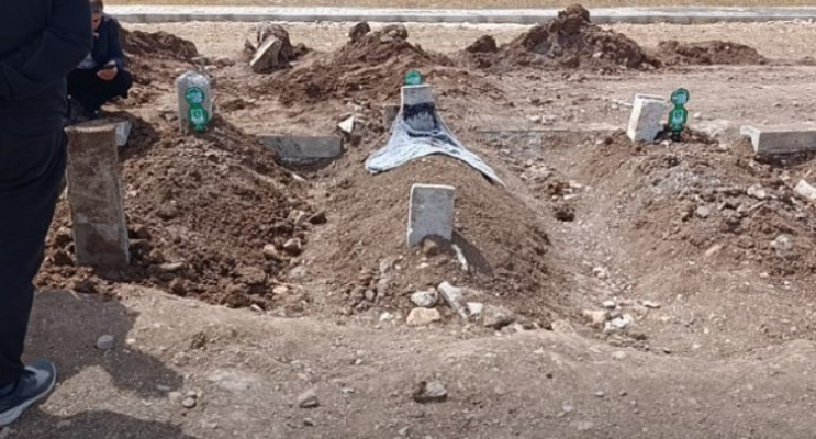 Şanlıurfa’da okula silahlı saldırı sonrası intihar eden kişi gece gizlice defnedildi