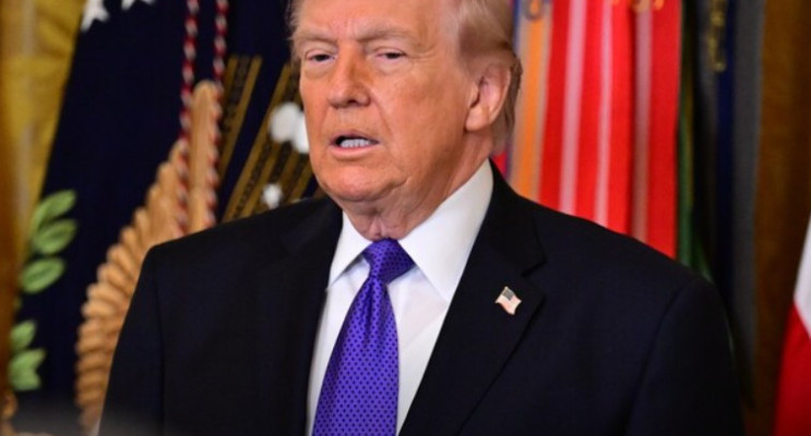 Silah Sesleri Yemeği Böldü: Trump Apar Topar Salondan Çıkarıldı