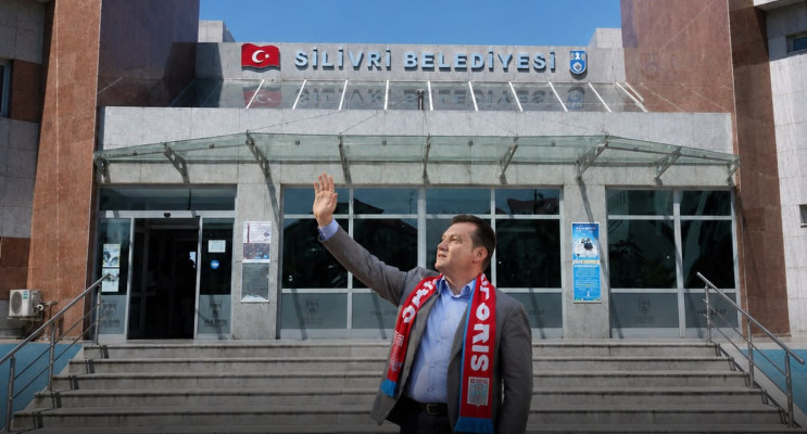 Silivri Belediyesi’ne Operasyon: Belediye Başkanı Bora Balcıoğlu Gözaltında