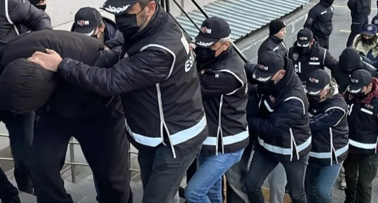 Sosyal Medyada Silahlı Paylaşım Yapanlara Operasyon