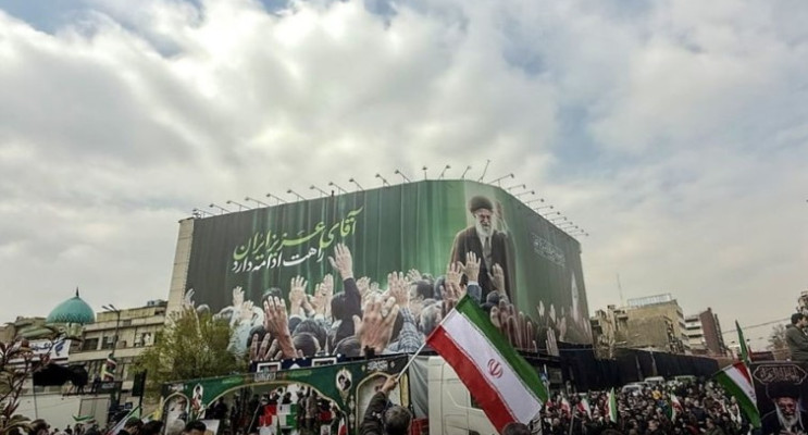 Tahran'da ABD ve İsrail Saldırılarında Hayatını Kaybeden İranlı Komutanlar için Cenaze Töreni