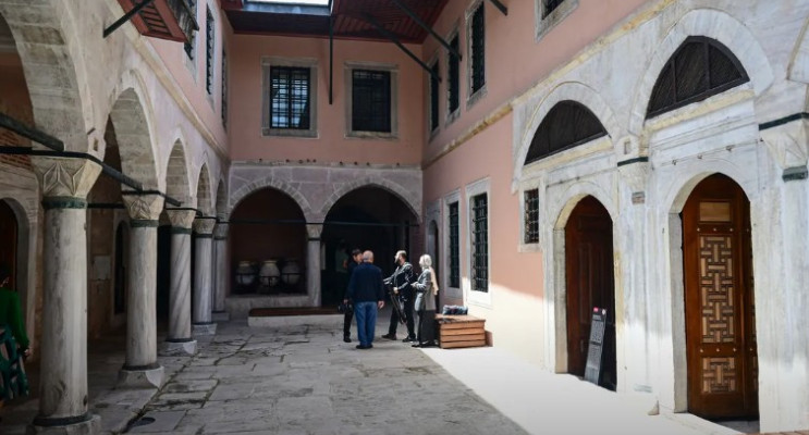 Tarihin kapıları aralandı: Topkapı Hareminde özel alan ziyarete açıldı