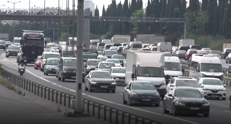 Tatil Başladı: İstanbul'da Trafik Yoğunluğu %71'i Buldu