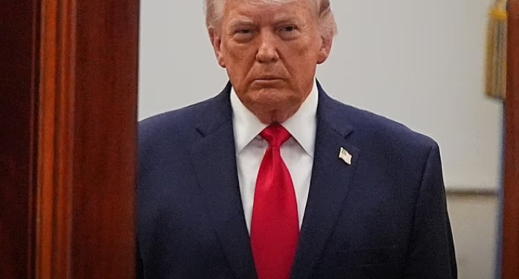 Trump: İran Hürmüz Sözünü Tutmadı, Abluka Başlıyor