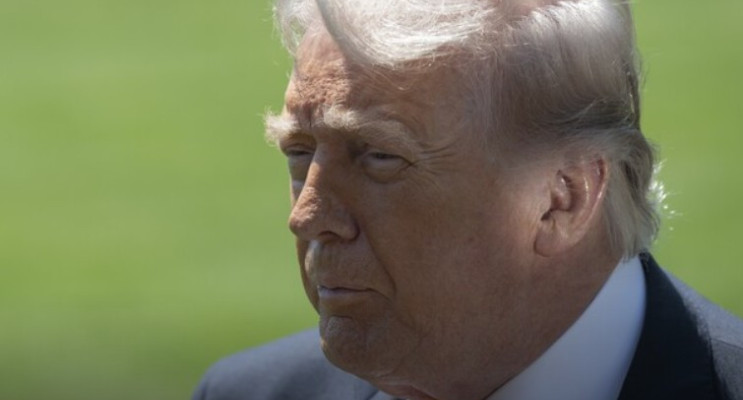 Trump'tan AB'ye Ticaret Anlaşması Yükümlülüklerini Yerine Getirmesi İçin 4 Temmuz'a Kadar Müddet