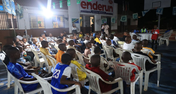 Türkiye Diyanet Vakfı Tanzanya'da Yetimlerle İftar Programı Düzenledi