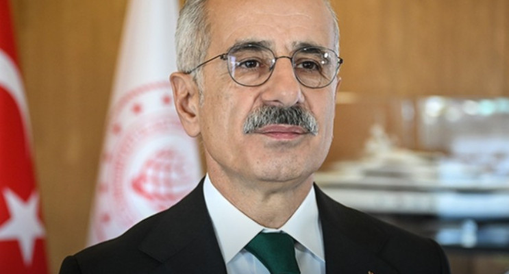 Uraloğlu  açıkladı! Karadeniz'de saldırıya uğrayan geminin mürettabatı iyi