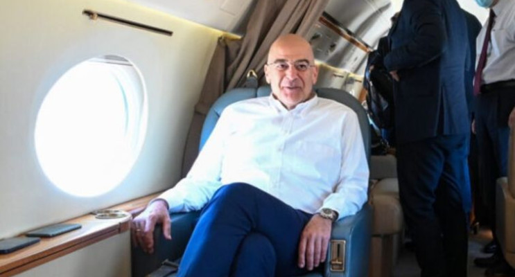 Yunanistan Savunma Bakanı Dendias Brüksel Yolunda