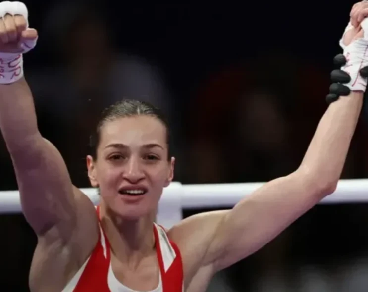Buse Naz Çakıroğlu Dünya Boks Şampiyonası'nda Finale Yükseldi