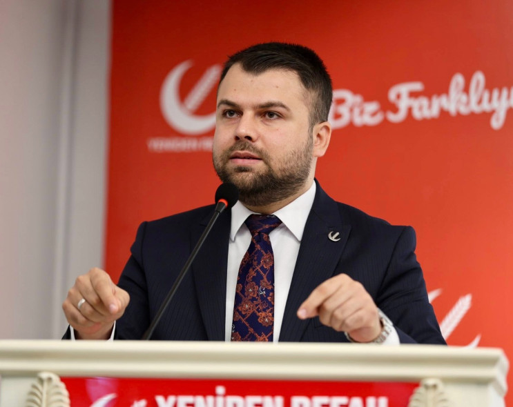 Yeniden Refahlı Fatih Müjdeci’den CHP’ye tepki: “Siyasetçiler millet için bedel öder, millet siyasetçiler için değil”