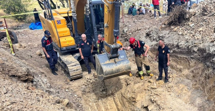 Manisa'da Kuyu Kazma Çalışmasında Göçük: İki Kişi İçin Kurtarma Faaliyeti Başlatıldı