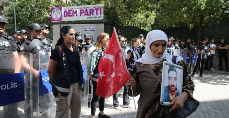 Van'da Dağa Kaçırılan Çocuklar İçin Eylem Devam Ediyor
