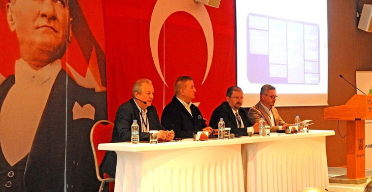1. Çeşme Turizm Zirvesi: Geleceğin Turizmi Tartışıldı