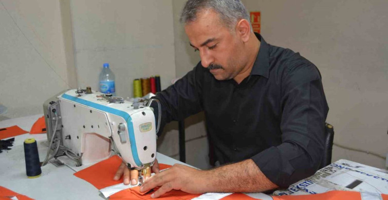 11 yaşında babasını kaybeden Mehmet Abasız, 40 kişiye istihdam sağlıyor