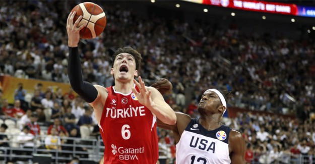 12 Dev Adam Çekya'ya 91-76 Mağlup Oldu ve Turnuvadan Elendi!