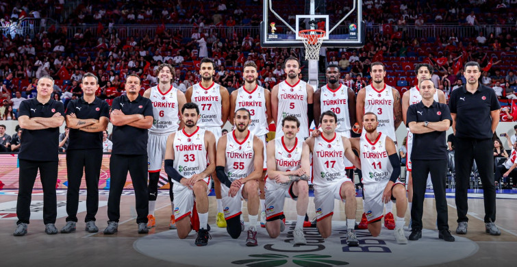 12 Dev Adam'dan namağlup liderlik: A Milli Basketbol Takımı İsviçre'yi 95-72 mağlup etti