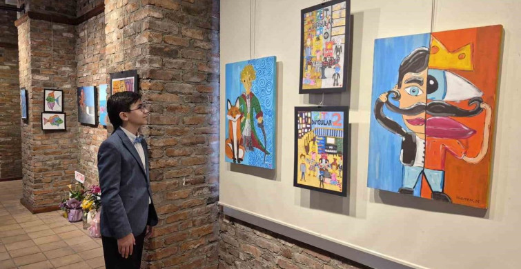 12 Yaşındaki Genç Ressam Egemen Eren'in 'Fikirlerin Okyanusu' Sergisi