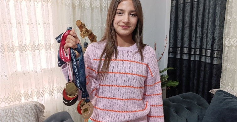 13 Yaşındaki Emine Elif, Sırıkla Atlama Türkiye Rekorunu Kırdı