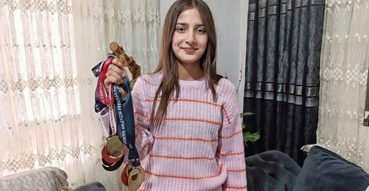 13 yaşındaki Emine Elif sırıkla atlamada Türkiye rekoru kırdı