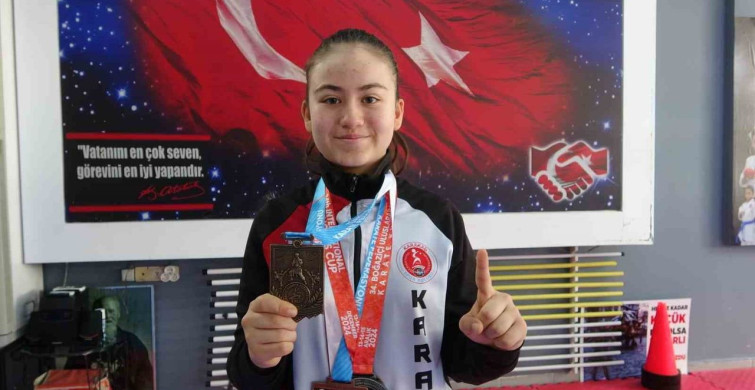 14 Yaşındaki Mukaddes Feyza Yükselmiş Türkiye Şampiyonu Oldu