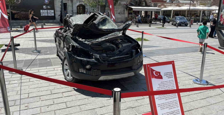 15 Temmuz darbe girişiminde tankla ezilen araç Üsküdar'da sergileniyor
