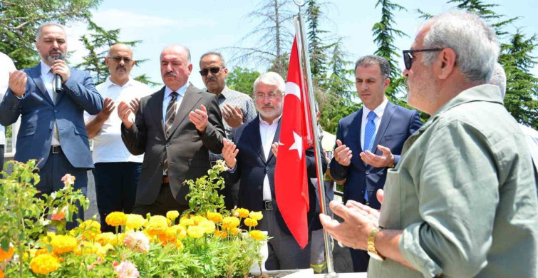 15 Temmuz şehidi Ali Karslı kabri başında dualarla anıldı