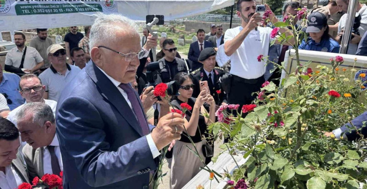 15 Temmuz şehidi Kübra Doğanay, kabri başında anıldı
