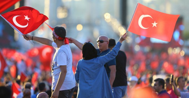15 Temmuz Şehitler Köprüsü'ne Vatandaşlar Akın Etti