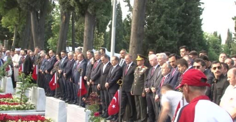 15 Temmuz şehitleri için edirme kapı şehitliği'nde anma töreni düzenlendi