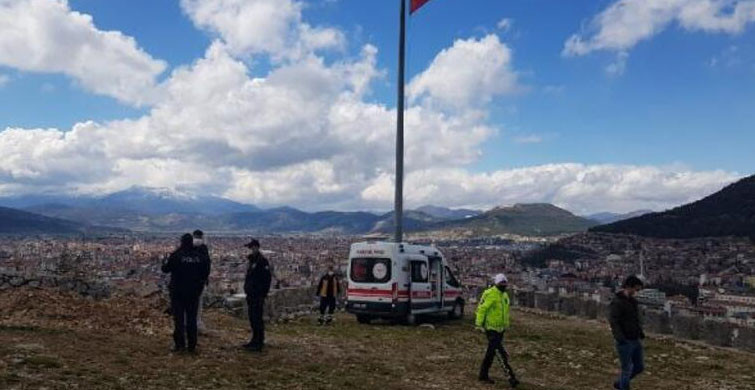 17 Yaşındaki Genç Kız Bıçaklanarak Öldürüldü