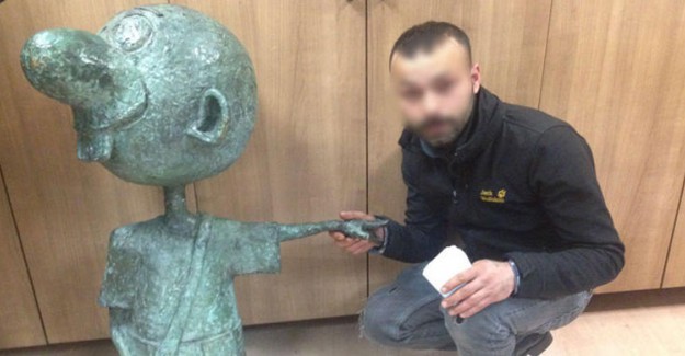 2 Hafta Önce Çalınan Avanak Avni Heykeli Bulundu