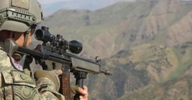2 Terörist Silahlarıyla Etkisiz Hale Getirildi