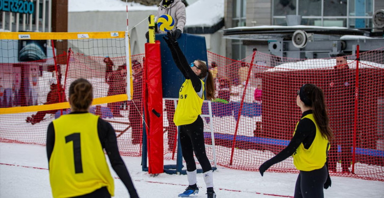 2026 Kış Oyunları Kapsamında Ünilig Kar Voleybolu Şampiyonası Tamamlandı