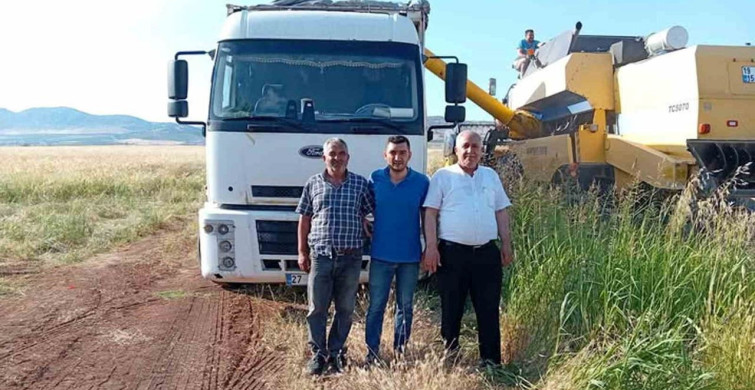 2026'nın İlk Arpa Hasadı Araban Ovası'nda Gerçekleşti