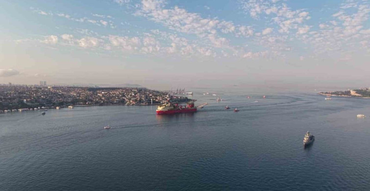 215 metrelik boru döşeme gemisinin geçişi nedeniyle boğaz hattı kapatıldı