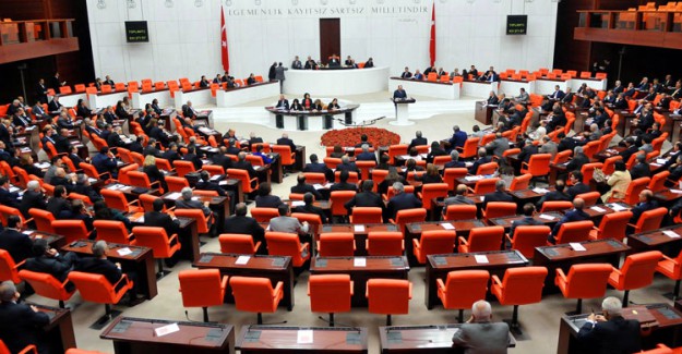 22 Bin Lira Maaş Alan Milletvekillerine 10 Bin Lira Promosyon Verildi