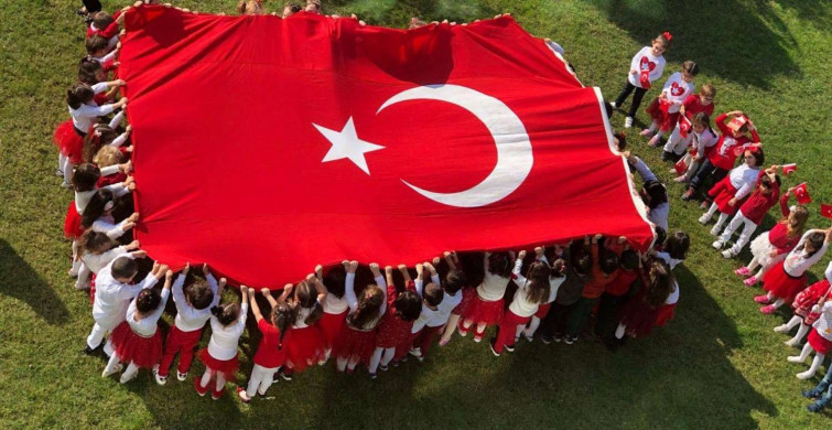 22 Nisan'da okullar tatil mi? 22 Nisan resmi tatil mi ilan edildi, hangi güne denk geliyor? 2022 resmi tatiller takvimi!