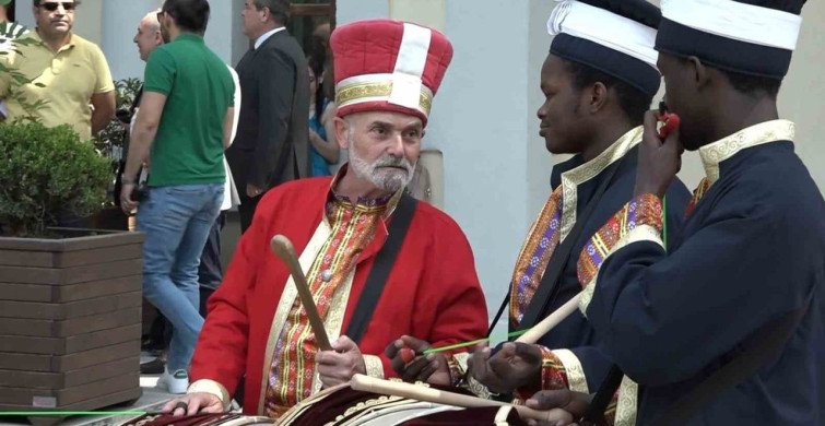25 ülkeden gelen öğrencilerin mehter geleneği ile buluşması