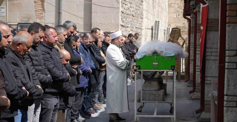 3 Çocuk Annesi Başak Zeliha Yaylacı Son Yolculuğuna Uğurlandı