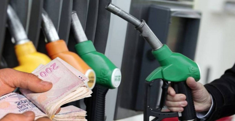 3 Ocak Salı akaryakıta zam veya indirim var mı? Benzin ve motorin fiyatları ne kadar? Güncel akaryakıt fiyatları 3 Ocak Salı