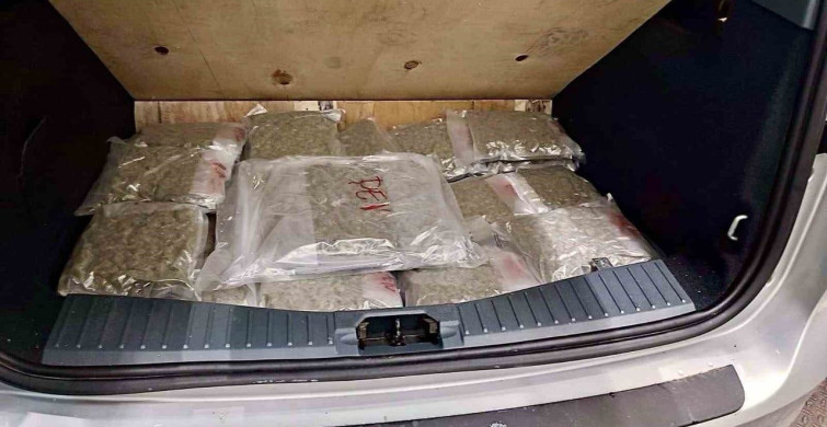 31 Kilo Esrar Türkiye Sınırında Ele Geçirildi