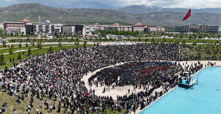3.150 Öğrenci EBYÜ'de Mezuniyet Coşkusu Yaşadı